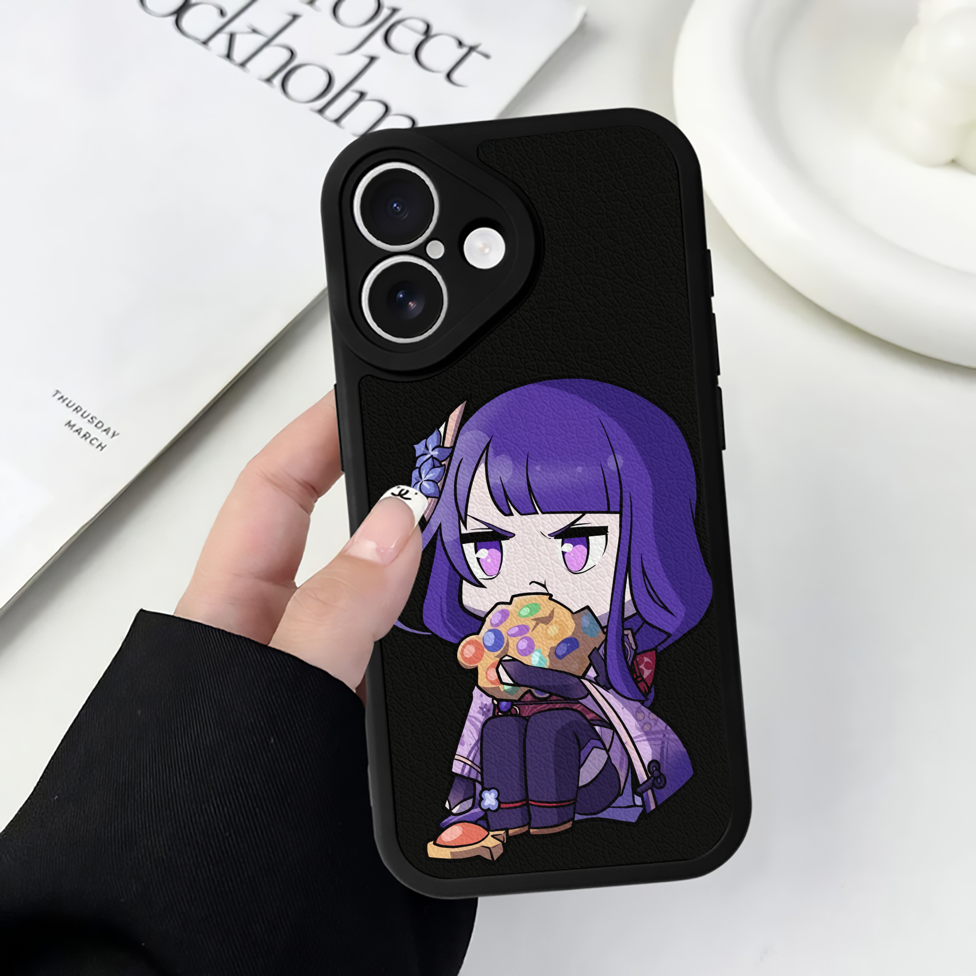 げんし神 雷電将軍 らいでんしょうぐん genshin Raiden Shogun 【iPhone 16シリーズ対応】シリコンスマホケース（レザー調） 材質：シリコン